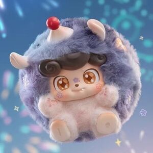 Q.Kid Good Fortune Series Vinyl Plush NIB - Fortune Hedgehog